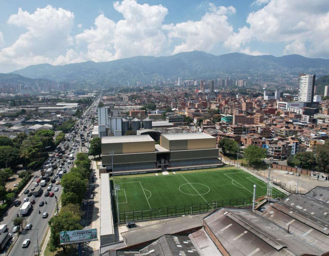 Foto del Polideportivo Oscar López Escobar